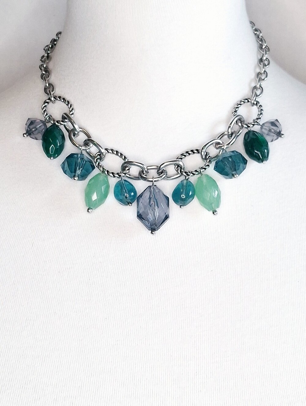 Necklace | Tear & Marquise Drop Beads on Cable Chain Link
